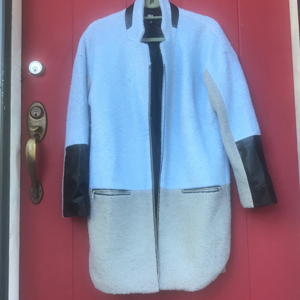 Modern Tri Color Jacket - Picture 2 of 6